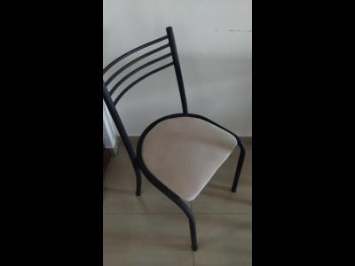 Varios Hogar, Muebles y Jardin Vendo mesa y cuatro sillas tapizadas en pana - Whatsapp (54 9 385 589-3399)