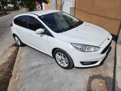 Autos Venta Impeclable Ford Focus SE 2019 5P con 30.000 km